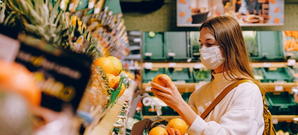 Lady wearing a face mask